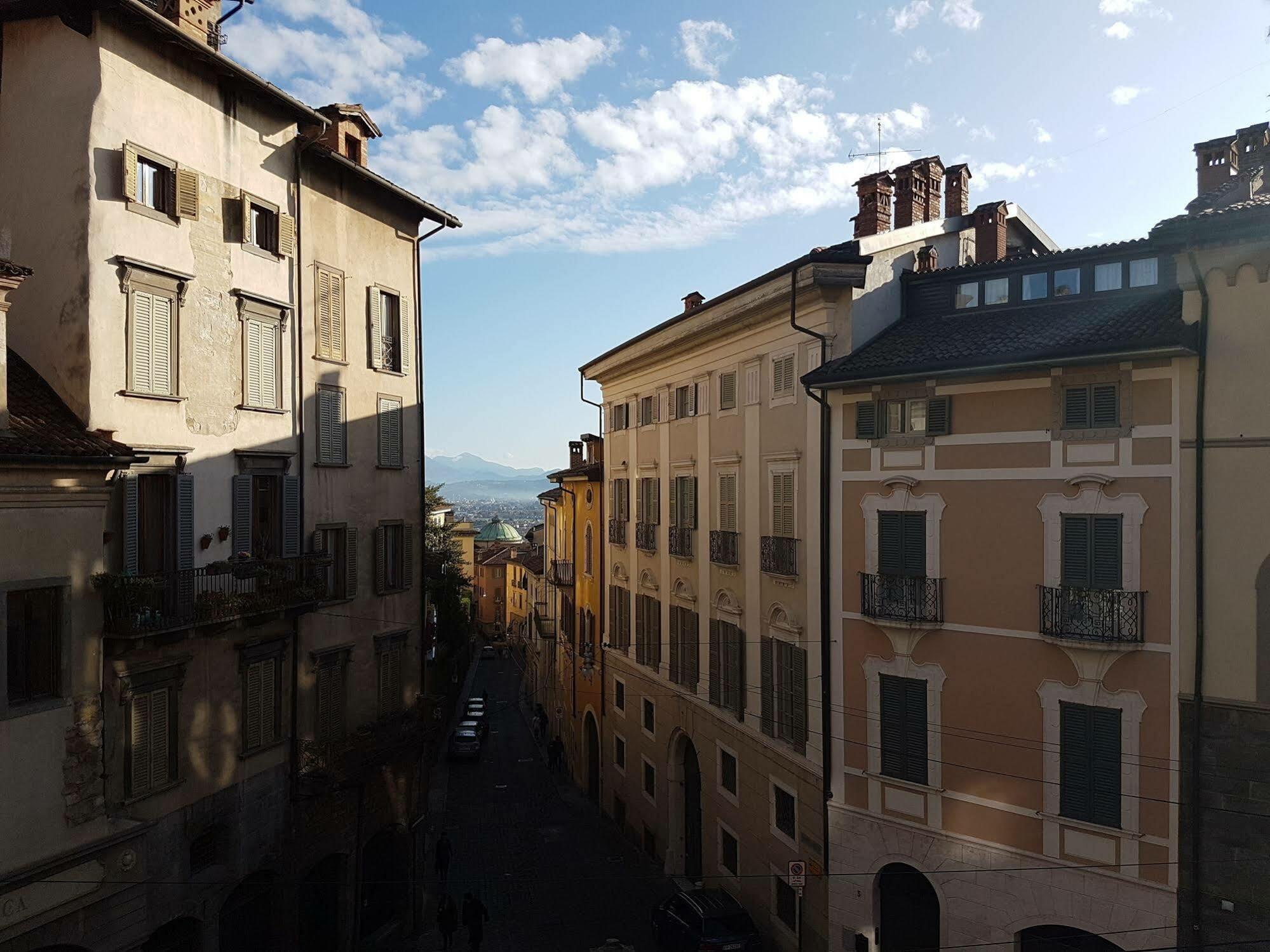 Uptown B'N'B Hotel Bergamo Buitenkant foto