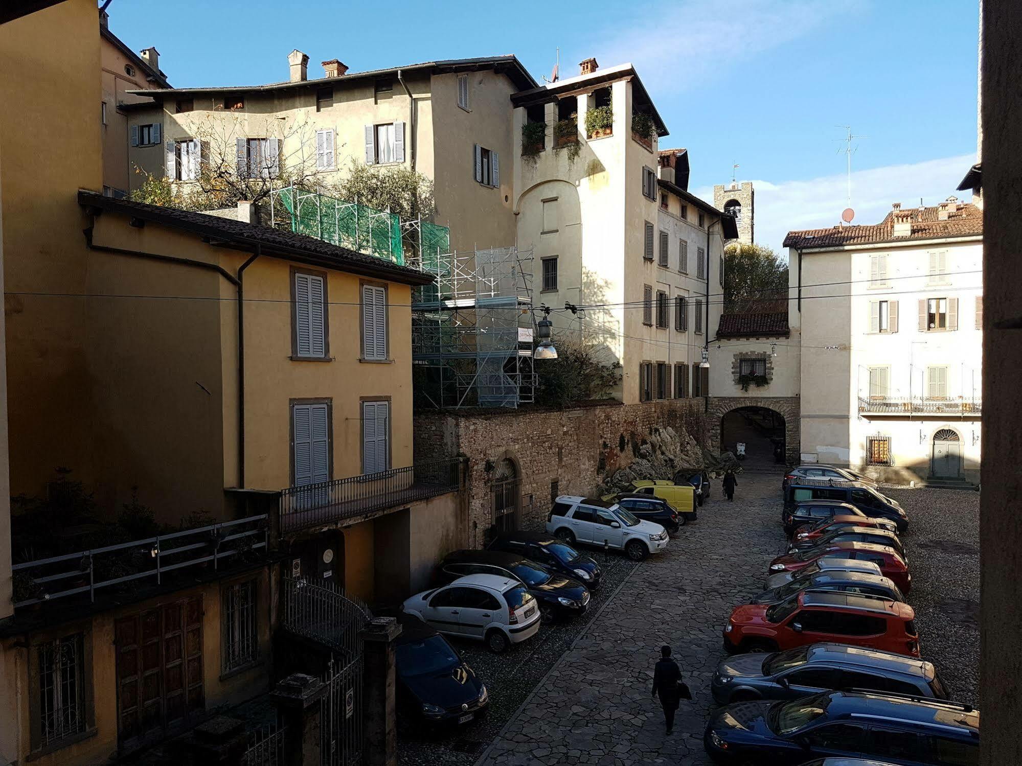 Uptown B'N'B Hotel Bergamo Buitenkant foto