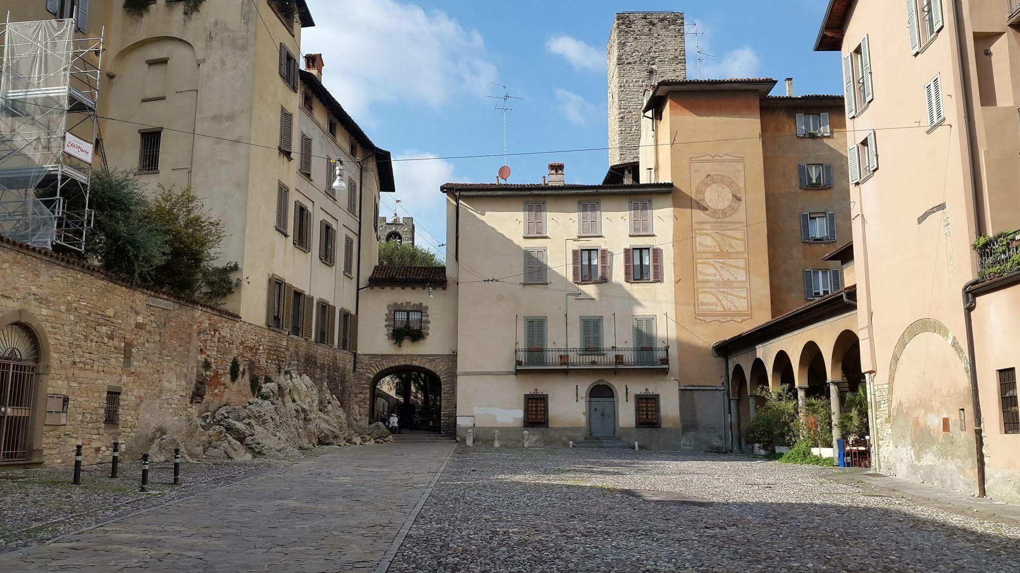 Uptown B'N'B Hotel Bergamo Buitenkant foto